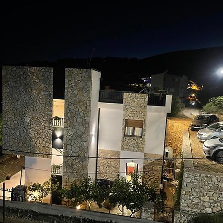Comfort Guest Rooms Vila Hm Sarande Exterior photo